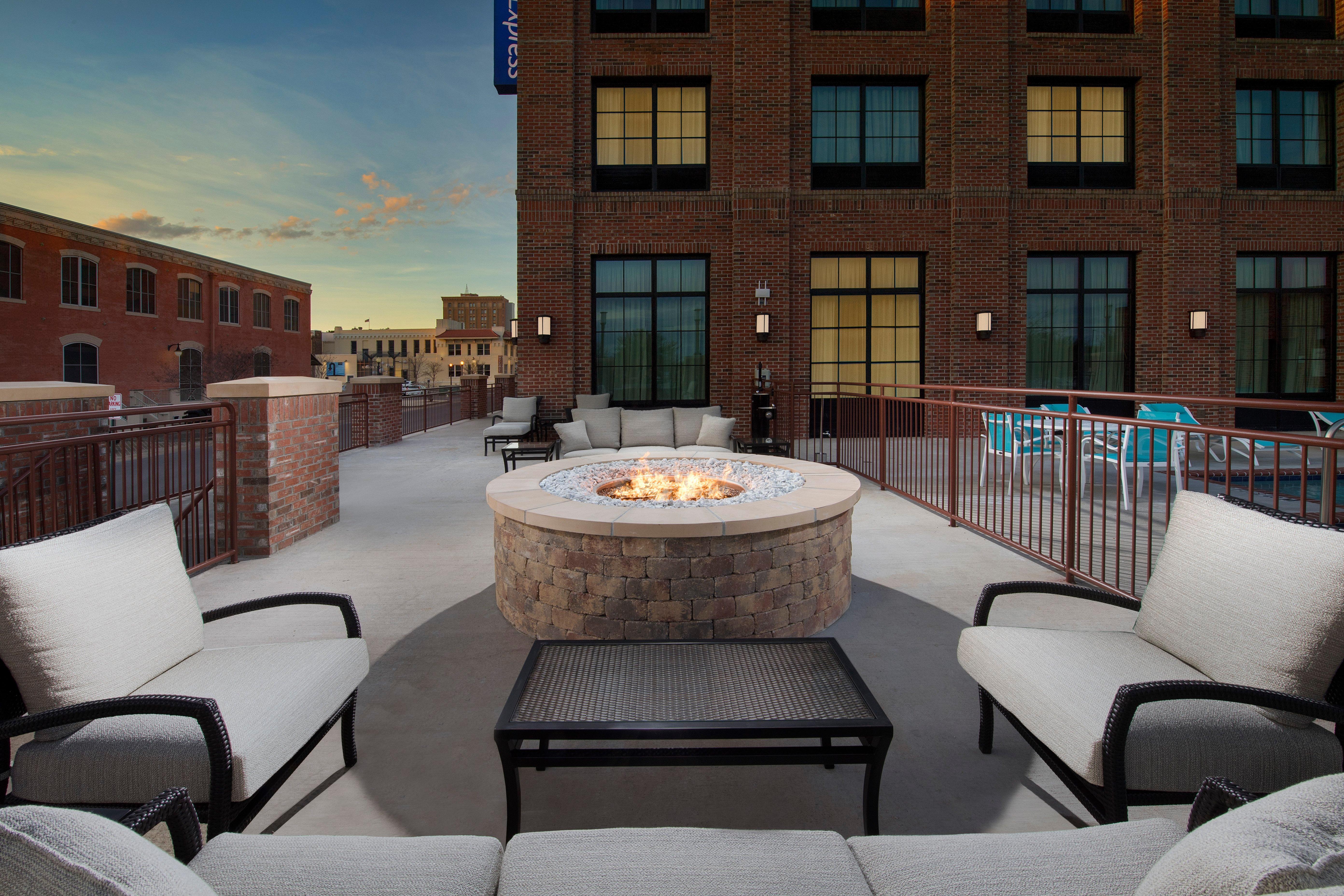 Holiday Inn Express Pensacola Downtown By Ihg Exteriör bild